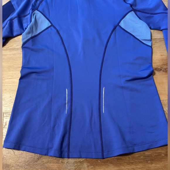 🚩SOLD 🚩Marmot Women's cornflower Blue thumb hole 1/2 zip jacket size Medium - Picture 7 of 8